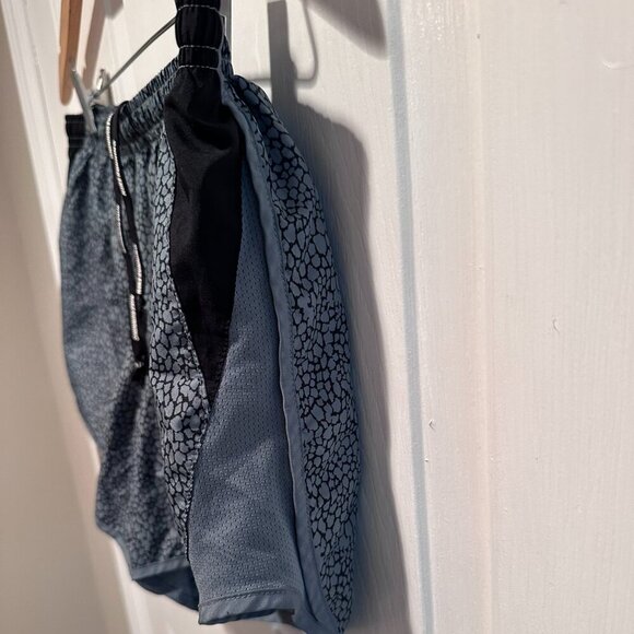 Nike Dri Fit Running Shorts in Gray & Black - Size Medium - Picture 4 of 5